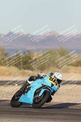media/Nov-02-2025-CVMA (Sun) [[337aff29ab]]/Race 17-Amateur Supersport Middleweight/
